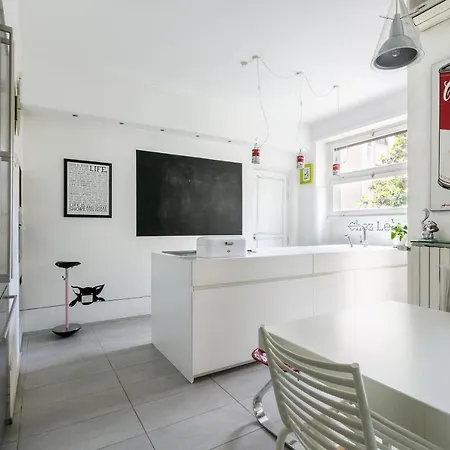 Via Ponchielli By Onefinestay *