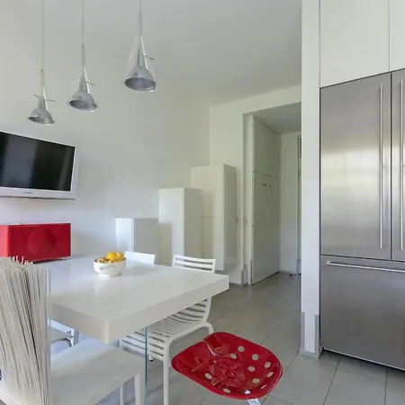 Via Ponchielli By Onefinestay *